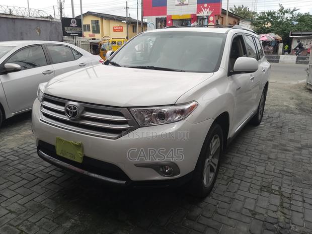 Toyota Highlander 2012 Beige