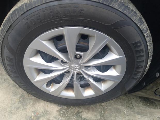 Toyota Camry 2016 Black