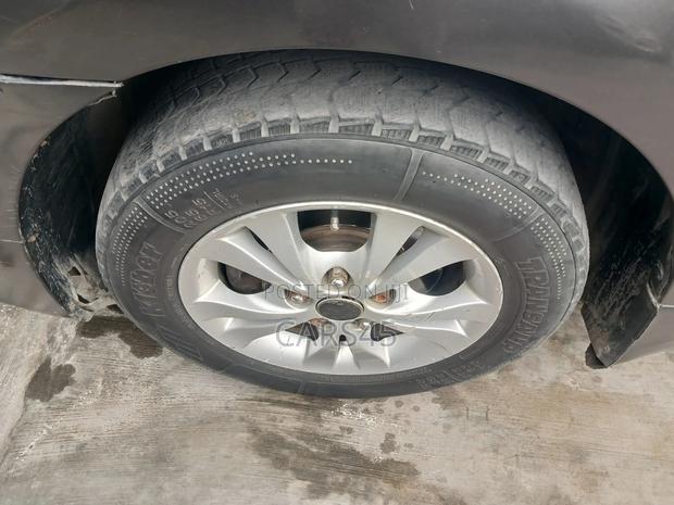 Nissan Sentra S 4dr Sedan (1.8L 4cyl CVT) 2014 Gray