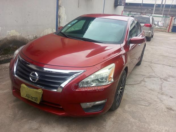 Nissan Altima 2015 Red