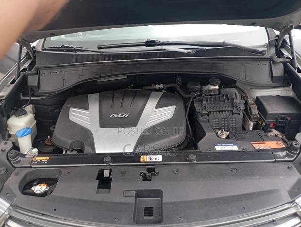 Hyundai Santa Fe 2017 Silver