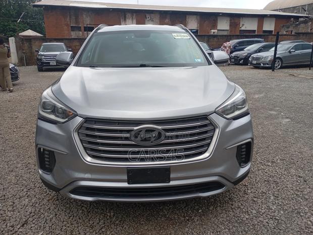 Hyundai Santa Fe 2017 Silver