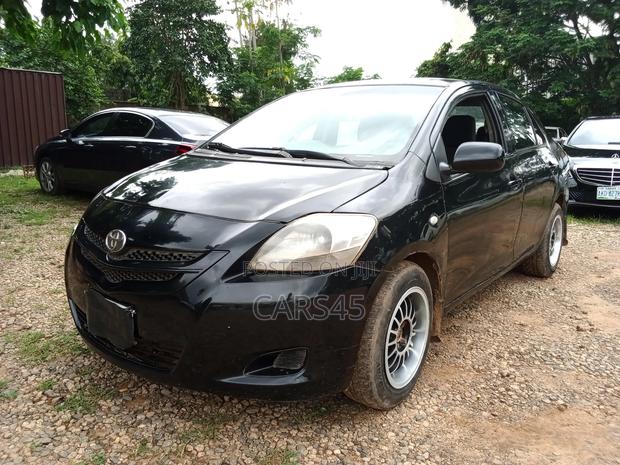 Toyota Yaris 2010 Black
