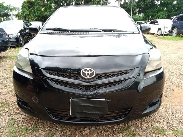 Toyota Yaris 2010 Black