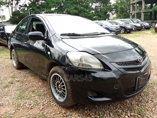 Toyota Yaris 2010 Black