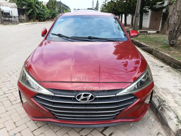 Hyundai Elantra 2018 Red