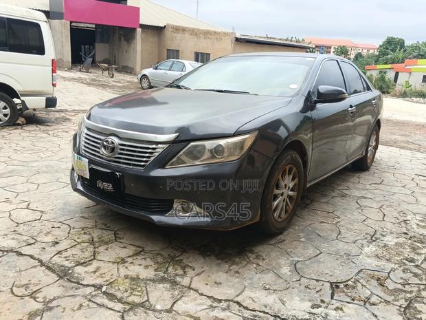 Toyota Camry 2011 Gray