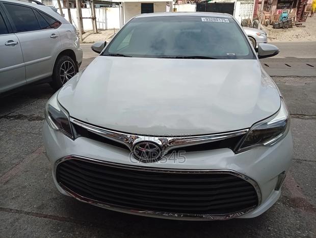 Toyota Avalon 2013 White