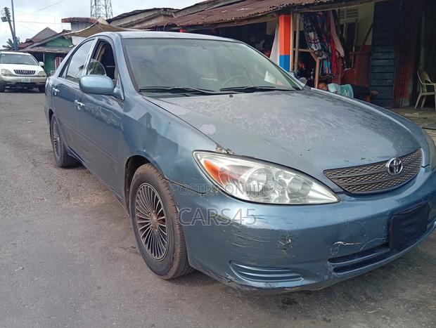 Toyota Camry 2002 Blue