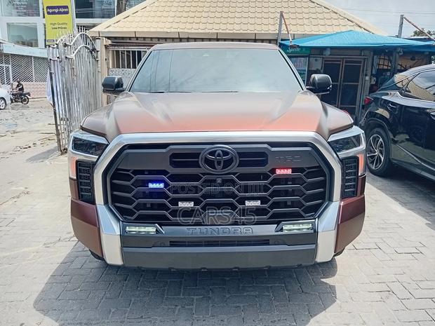Toyota Tundra 2024 Burgandy