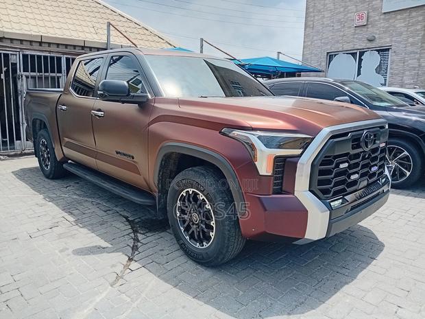 Toyota Tundra 2024 Burgandy