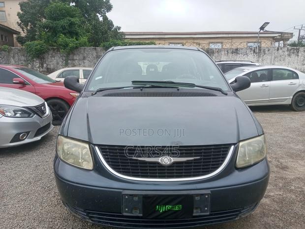 Chrysler Voyager 2003 Gray