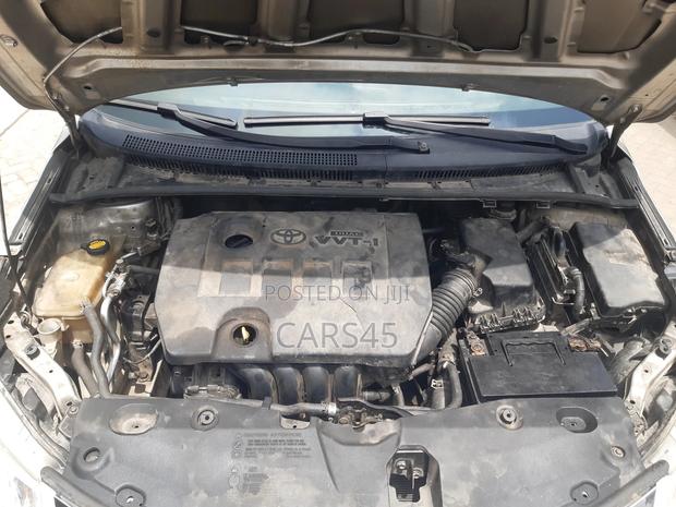 Toyota Avensis 2014 Silver