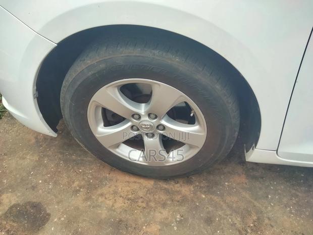Toyota Sienna 2012 White
