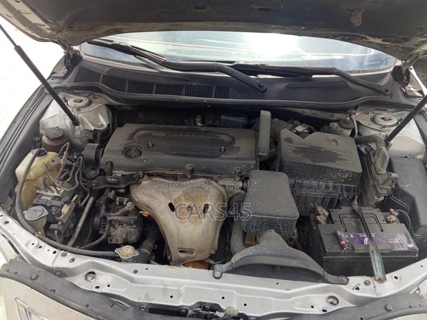 Toyota Camry LE 4dr Sedan (2.4L 4cyl 5A) 2009 Silver