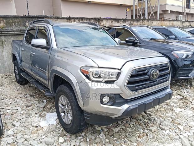 Toyota Tacoma 2018 Silver