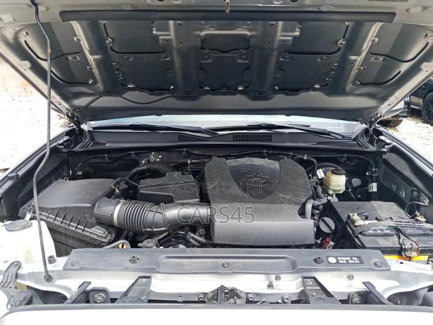Toyota Tacoma 2018 Silver