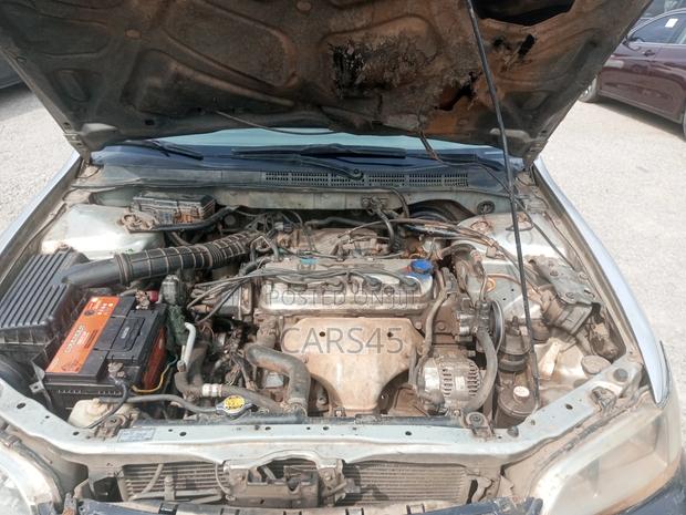 Honda Accord 2001 Gray