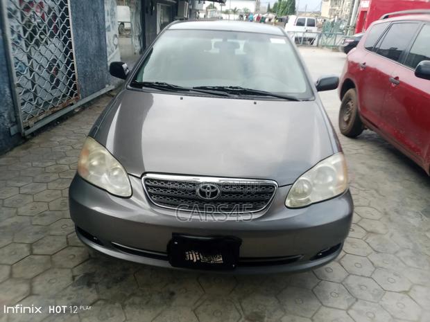 Toyota Corolla 2005 Gray