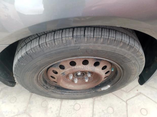 Toyota Corolla 2005 Gray