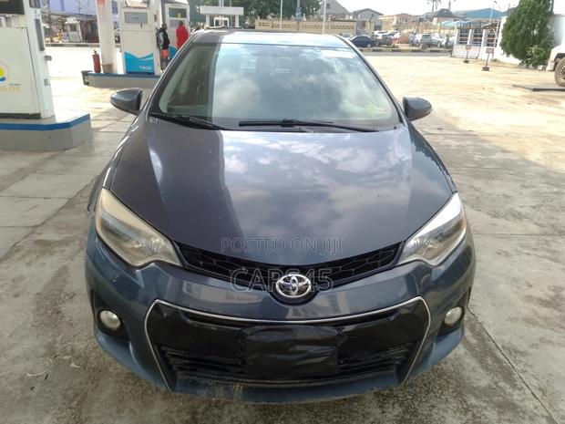 Toyota Corolla 2015 Gray