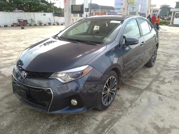 Toyota Corolla 2015 Gray
