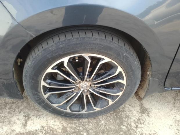 Toyota Corolla 2015 Gray