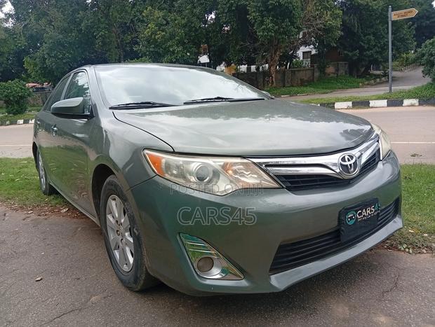 Toyota Camry 2012 Gray