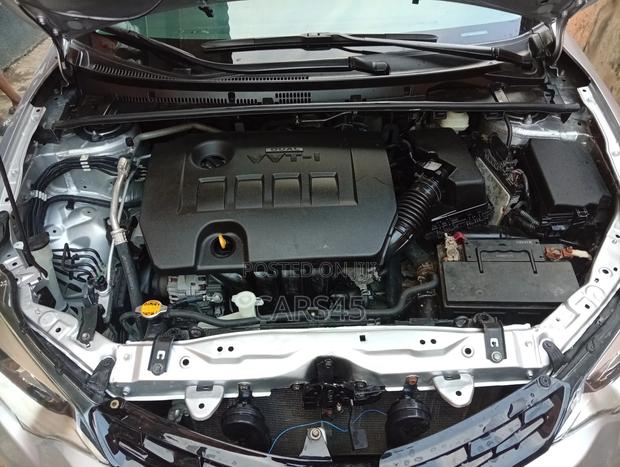 Toyota Corolla 2015 Silver
