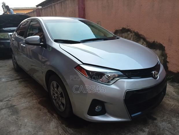 Toyota Corolla 2015 Silver