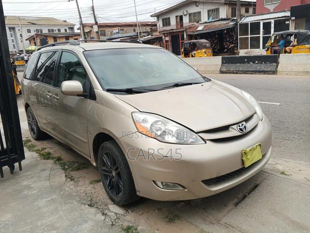 Toyota Sienna 2006 Gold