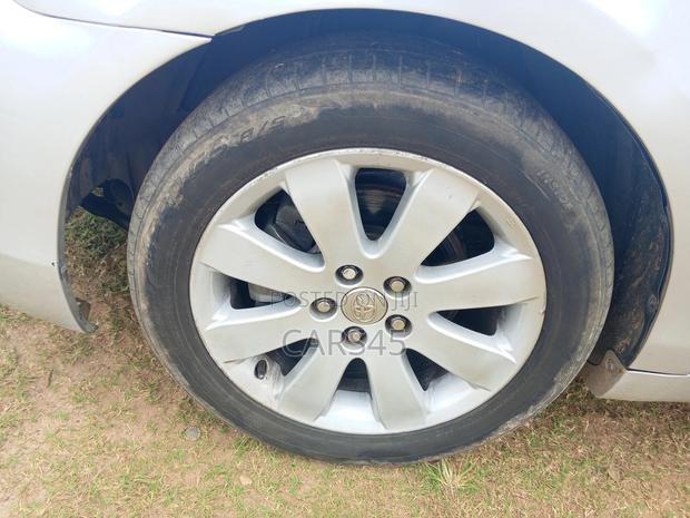Toyota Camry 2011 Silver