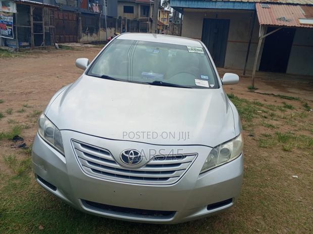 Toyota Camry 2011 Silver