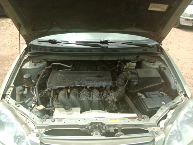Toyota Corolla 2004 Gold
