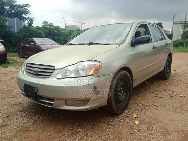 Toyota Corolla 2004 Gold