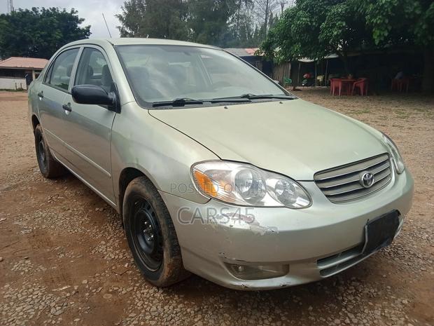 Toyota Corolla 2004 Gold