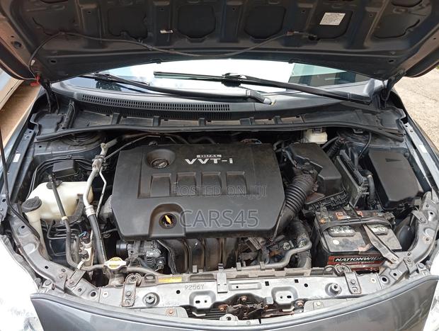 Toyota Corolla 2009 Gray