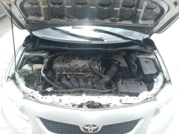 Toyota Corolla 2009 Silver