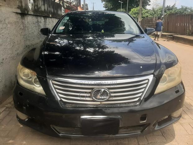 Lexus LS 2011 Black
