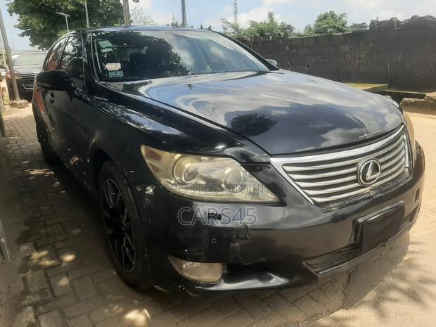 Lexus LS 2011 Black