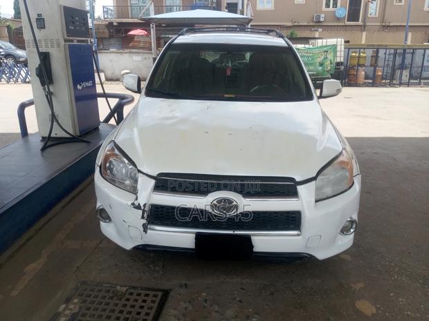 Toyota RAV4 2009 White