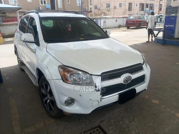 Toyota RAV4 2009 White