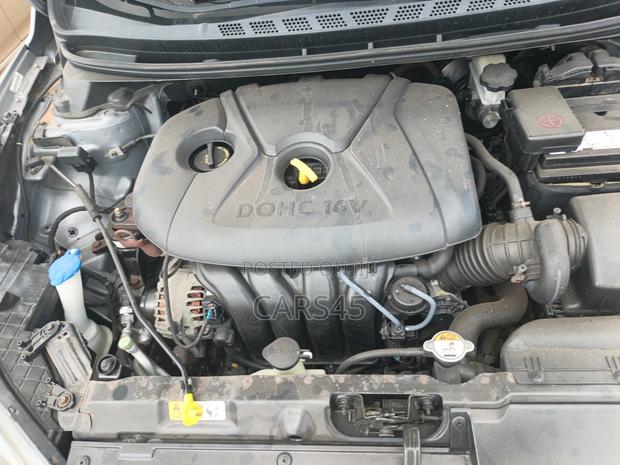 Hyundai Elantra 2013 Silver