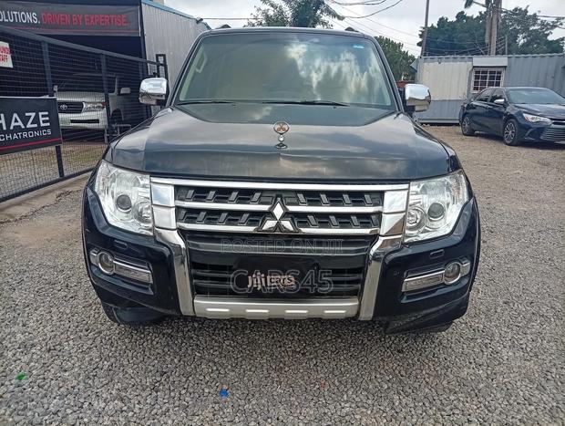 Mitsubishi Pajero 2017 Black