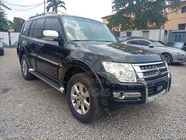 Mitsubishi Pajero 2017 Black