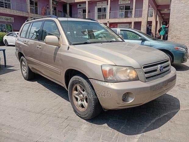 Toyota Highlander 2006 Gold