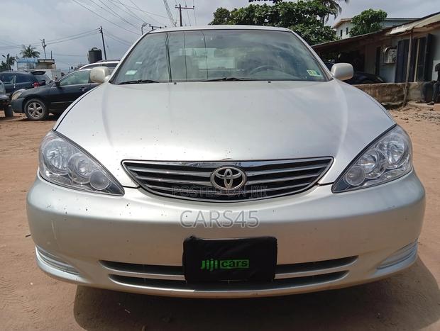 Toyota Camry LE 4dr Sedan (2.4L 4cyl 4A) 2004 Silver