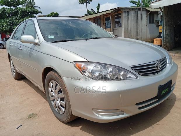 Toyota Camry LE 4dr Sedan (2.4L 4cyl 4A) 2004 Silver