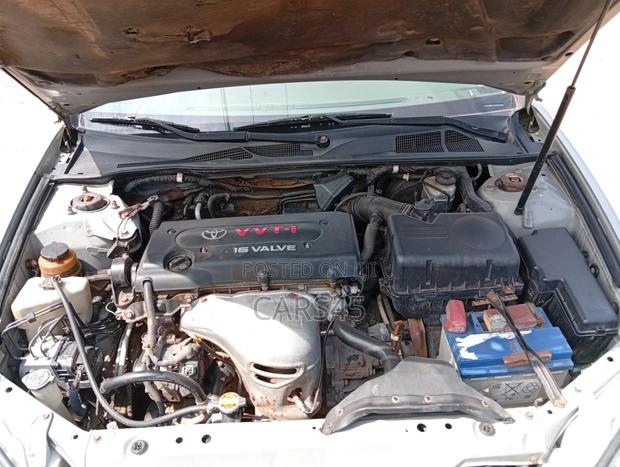 Toyota Camry LE 4dr Sedan (2.4L 4cyl 4A) 2004 Silver