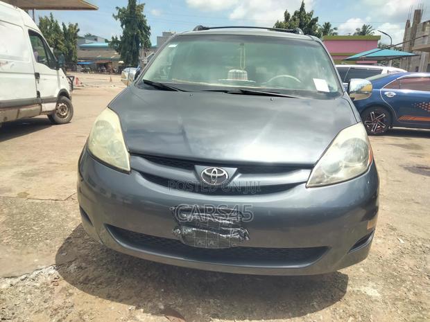 Toyota Sienna 2006 Gray